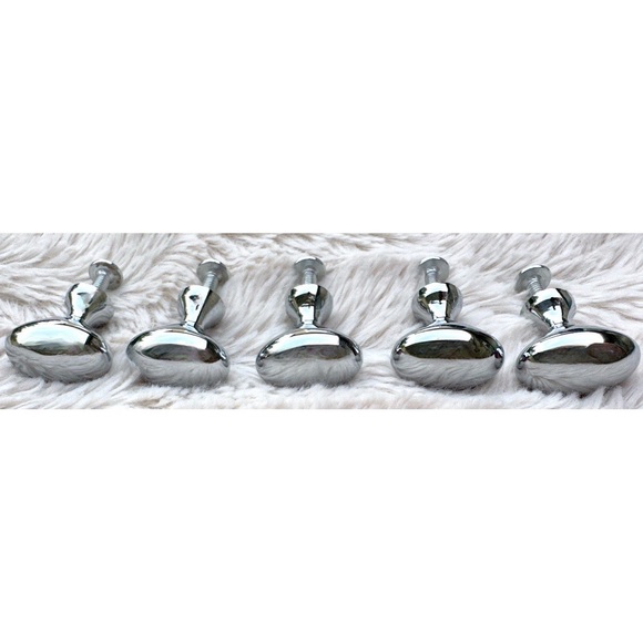 NEW Set of 5 double plated oval shaped cabinet knobs in satin
nickel finish - Picture 11 of 16